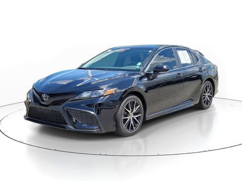 Used 2024 Toyota Camry SE FWD image 2