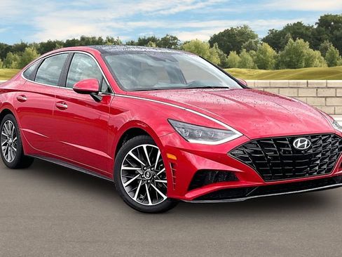 Used 2020 Hyundai Sonata Limited FWD image 2