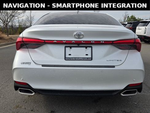 Used 2022 Toyota Avalon Limited w/ Advanced Safety Package image 6