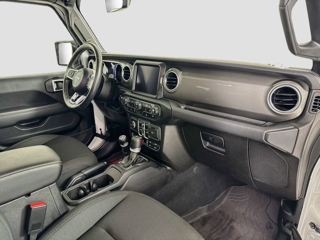 Used 2023 Jeep Wrangler Unlimited Sahara w/ Cold Weather Group AWD/4WD image 29