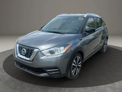 Used 2019 Nissan Kicks SV FWD image 1