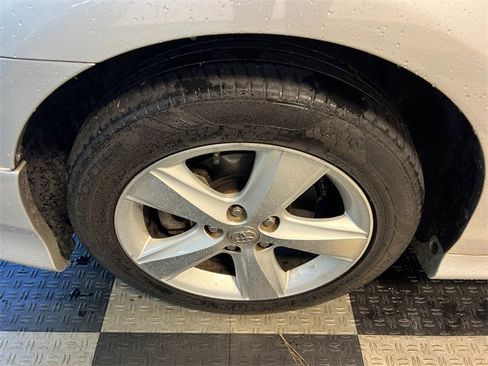 Used 2011 Toyota Camry SE image 6