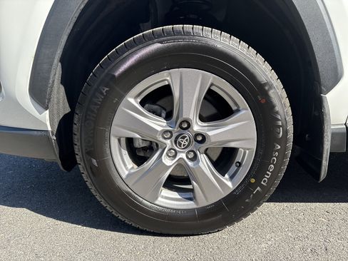 Certified 2025 Toyota RAV4 XLE AWD/4WD image 10
