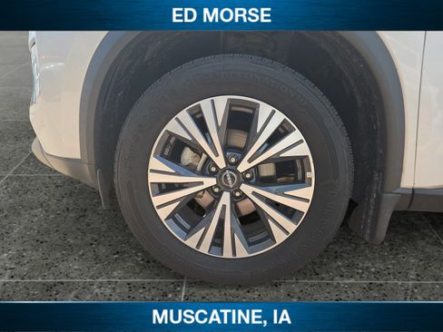 Used 2022 Nissan Rogue SV AWD/4WD image 9