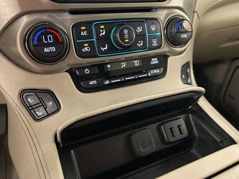 Used 2020 GMC Yukon Denali w/ Denali Premium Package image 19