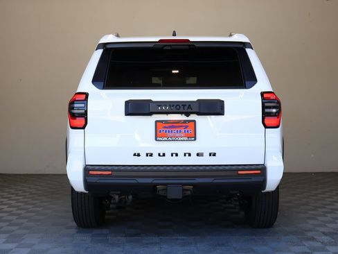 Used 2026 Toyota 4Runner SR5 AWD/4WD image 12
