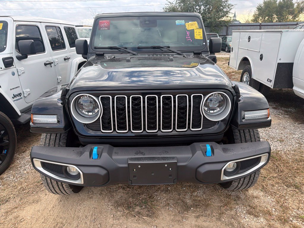 Used 2024 Jeep Wrangler Unlimited Sahara w/ Safety Group AWD/4WD image 3