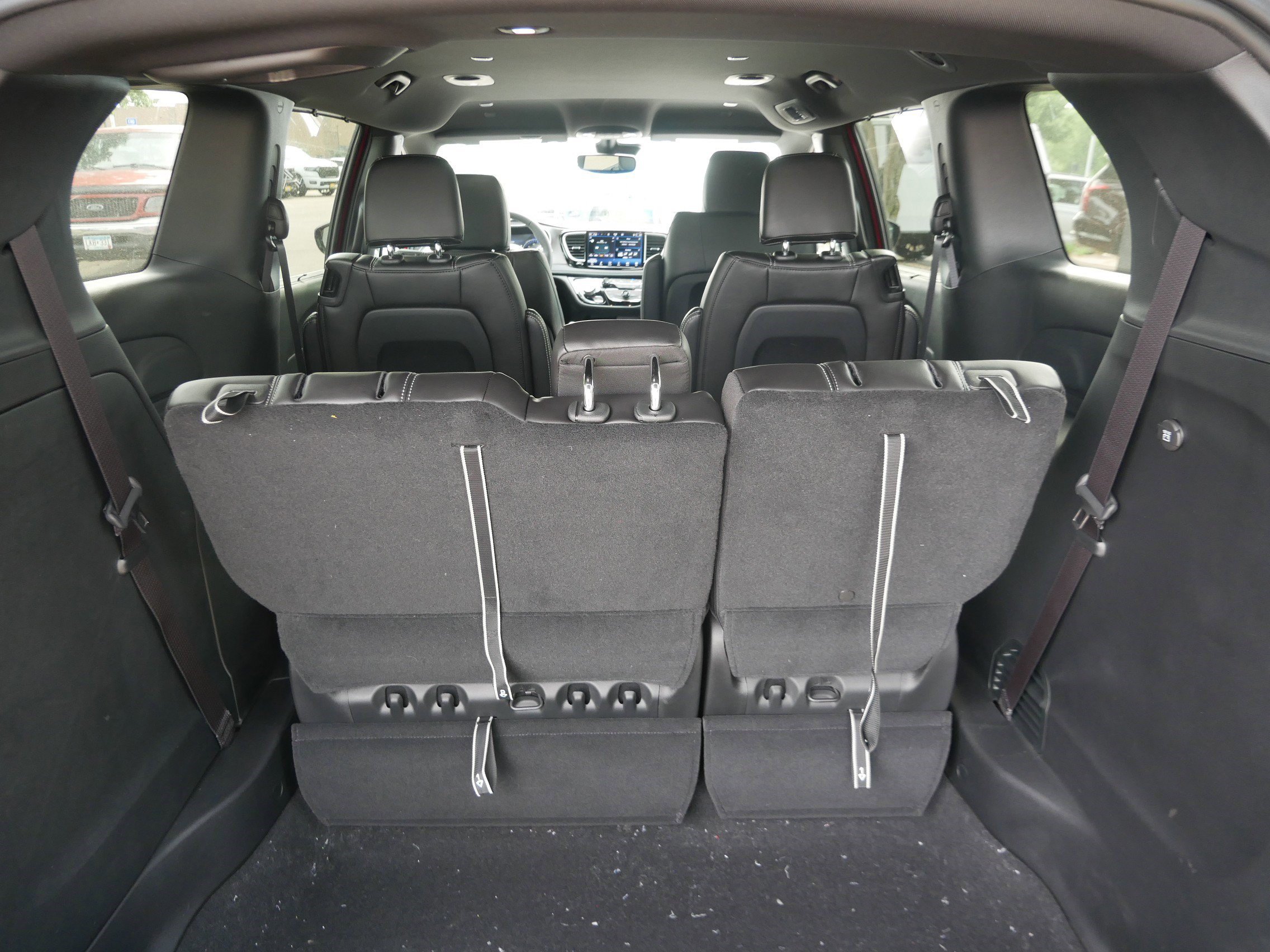 New 2027 Chrysler Pacifica Select FWD image 11