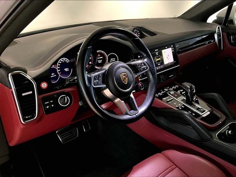 Used 2022 Porsche Cayenne S image 7