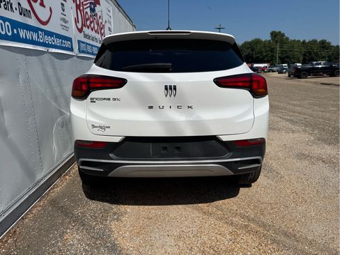 Used 2024 Buick Encore GX Preferred w/ Comfort Package AWD/4WD image 4