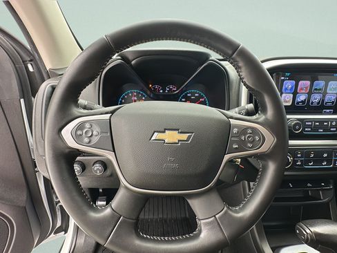 Used 2018 Chevrolet Colorado LT w/ LT Convenience Package AWD/4WD image 16