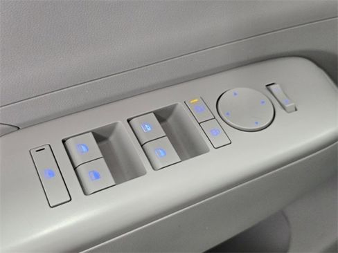 Used 2024 Hyundai Kona SE image 22