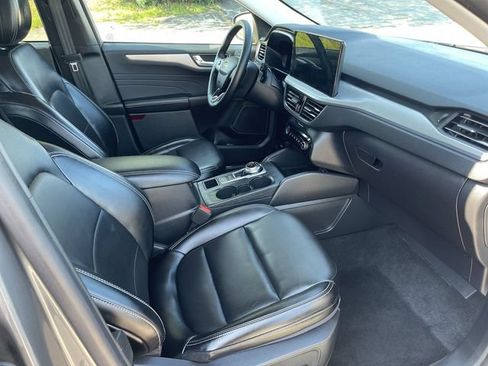 Used 2024 Ford Escape Platinum AWD/4WD image 17