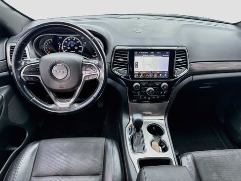 Used 2019 Jeep Grand Cherokee Altitude RWD image 14