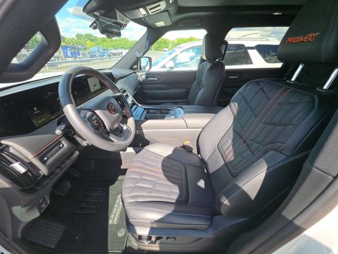 Used 2026 Nissan Armada PRO-4X AWD/4WD image 3