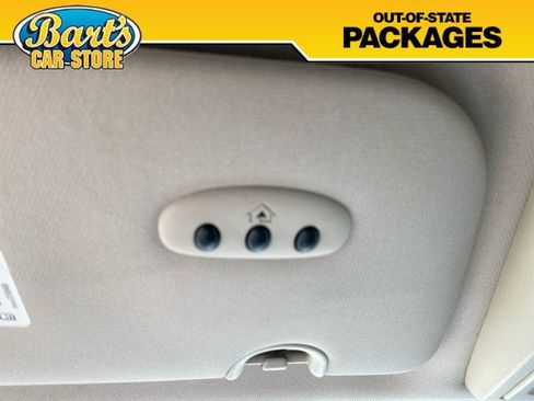 Used 2013 Chrysler Town & Country Touring FWD image 32