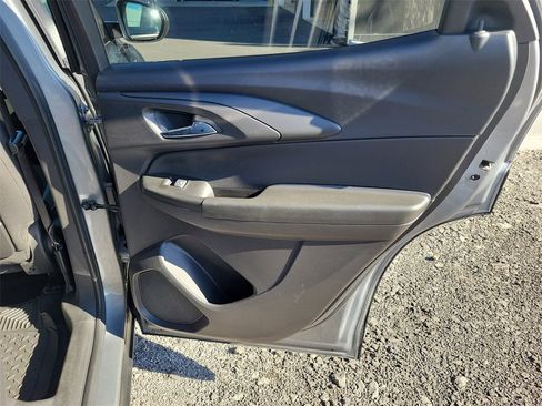 Used 2024 Chevrolet TrailBlazer LT w/ LT Cold Weather Package image 32