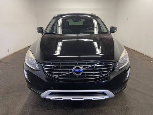 Used 2017 Volvo XC60 T5 Dynamic AWD/4WD image 2