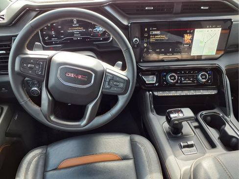 Used 2024 GMC Sierra 1500 AT4 w/ Technology Package AWD/4WD image 13
