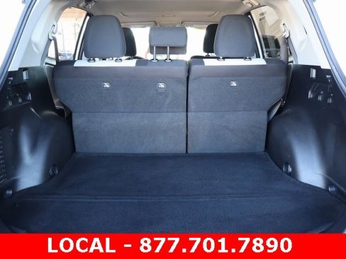 Used 2018 Toyota RAV4 XLE image 18