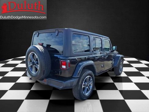 Used 2023 Jeep Wrangler Unlimited Sahara AWD/4WD image 5