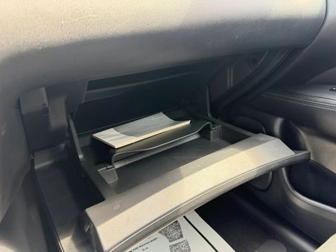 Used 2018 Nissan Pathfinder SV AWD/4WD image 18