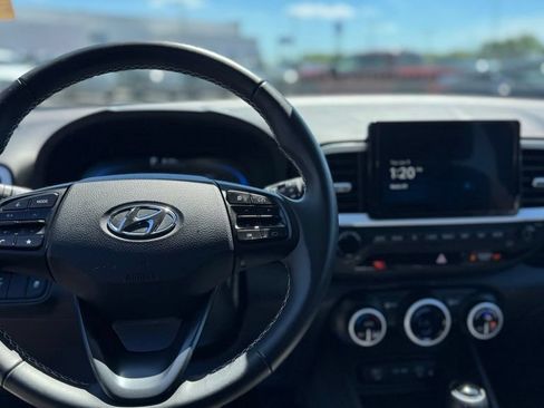 Certified 2025 Hyundai Venue Limited FWD image 14