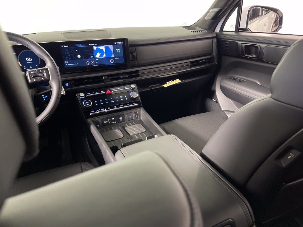 Certified 2025 Hyundai Santa Fe Calligraphy AWD/4WD image 18