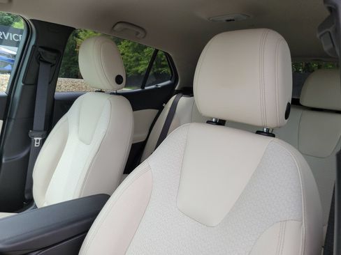 Used 2021 Buick Encore GX Preferred w/ Cold Weather Comfort Package FWD image 12