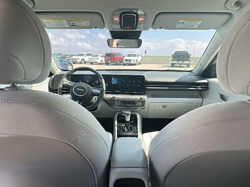 Used 2025 Hyundai Kona SEL image 29