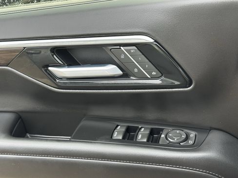 Used 2025 Chevrolet Tahoe LT AWD/4WD image 26