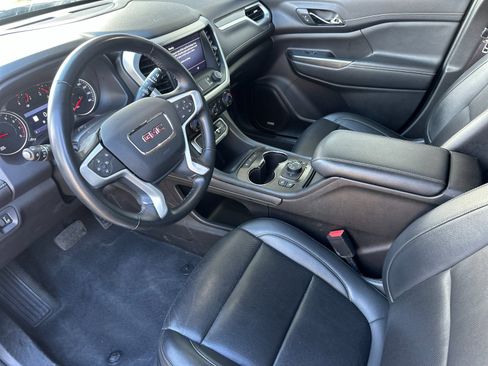 Used 2023 GMC Acadia SLT image 9