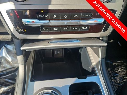 Used 2020 Ford Explorer XLT w/ Comfort Package image 17