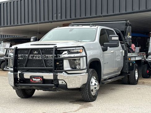 Used 2023 Chevrolet Silverado 3500 LT w/ Convenience Package image 3
