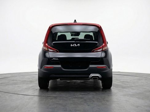 Used 2025 Kia Soul LX w/ LX Technology Package FWD image 7