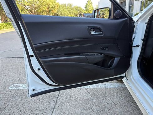 Used 2018 Acura ILX FWD image 25