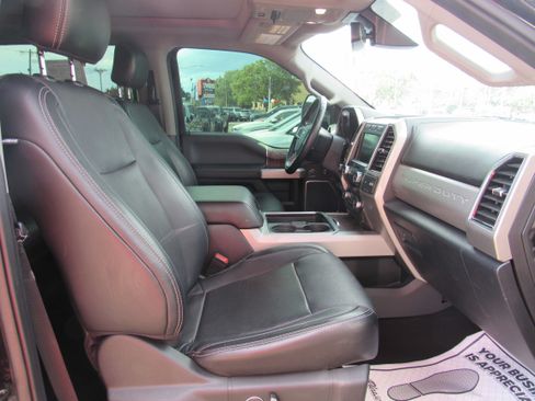 Used 2019 Ford F350 Lariat w/ Lariat Ultimate Package AWD/4WD image 11