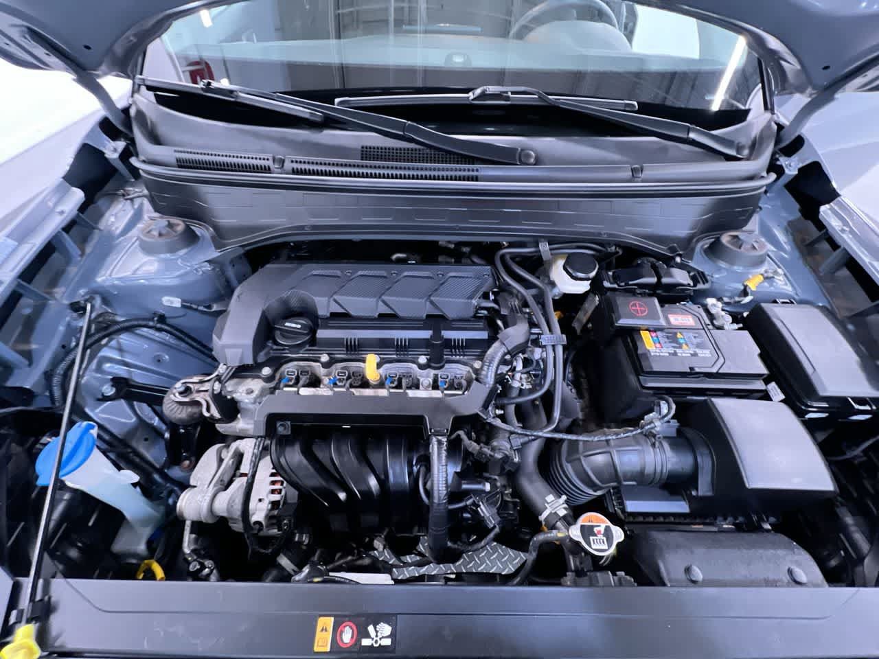 Used 2022 Hyundai Venue SEL FWD image 11