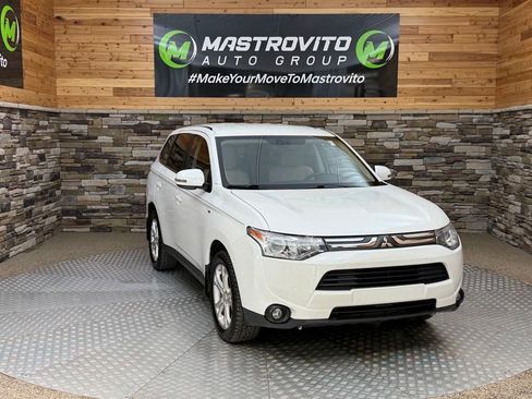 Used 2014 Mitsubishi Outlander GT AWD/4WD image 2
