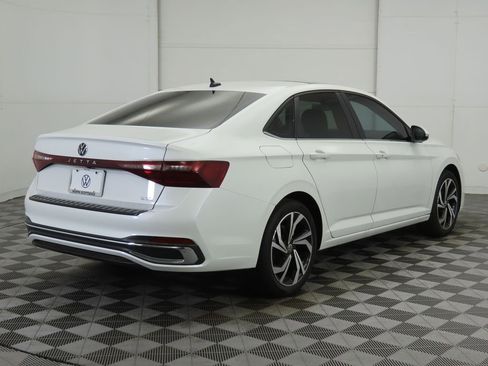 New 2025 Volkswagen Jetta SEL image 5