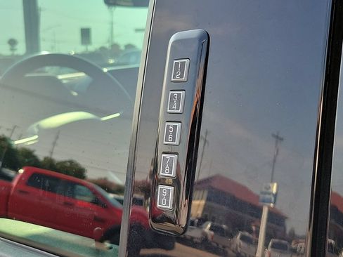 Used 2023 Ford F150 Lariat AWD/4WD image 10