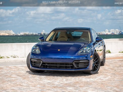 Used 2022 Porsche Panamera image 2