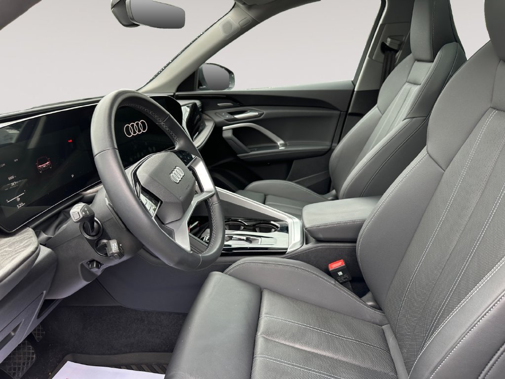 Certified 2025 Audi Q5 Premium w/ Premium Plus AWD/4WD image 9