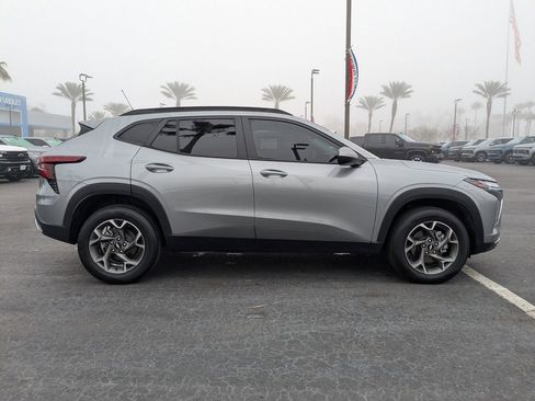 Used 2024 Chevrolet Trax LT w/ Driver Confidence Package image 3