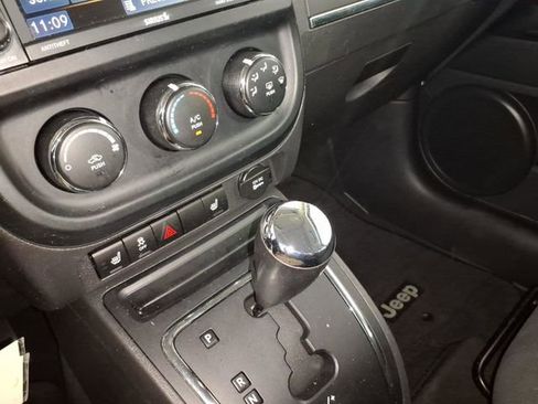 Used 2014 Jeep Patriot Latitude FWD image 20