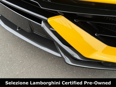 Used 2023 Lamborghini Urus Performante AWD/4WD image 10