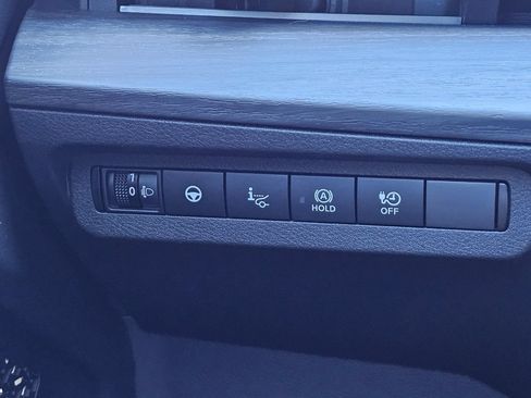Used 2024 Nissan Ariya AWD image 32