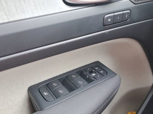 Used 2023 Volvo XC40 B5 Plus w/ Driver Assist Package AWD/4WD image 21