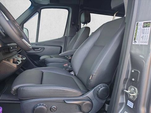Used 2024 Mercedes-Benz Sprinter 2500 image 10