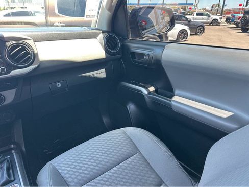Used 2021 Toyota Tacoma SR5 RWD image 18